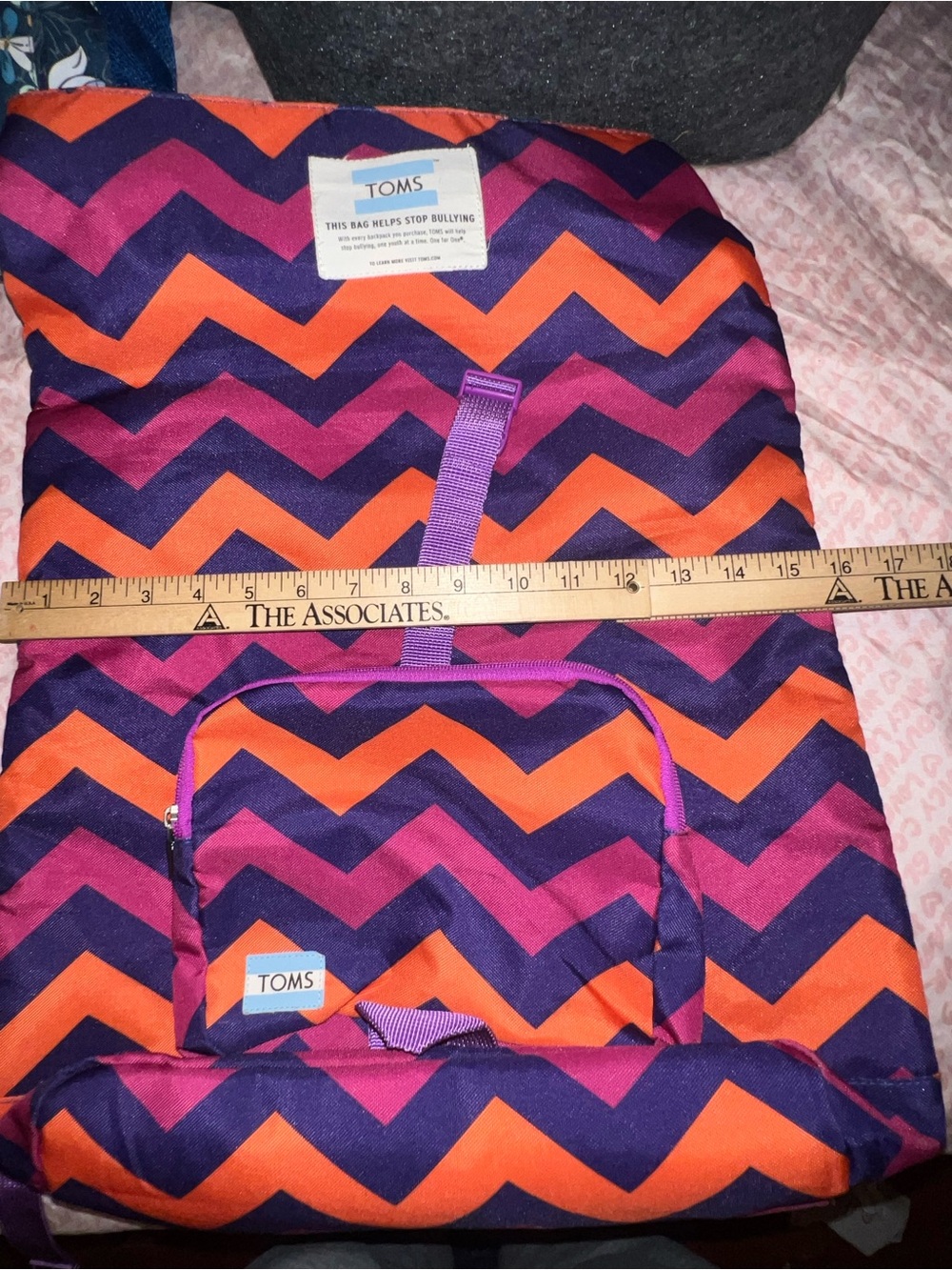 Tom’s backpack chevron pattern stand up - Picture 6 of 8